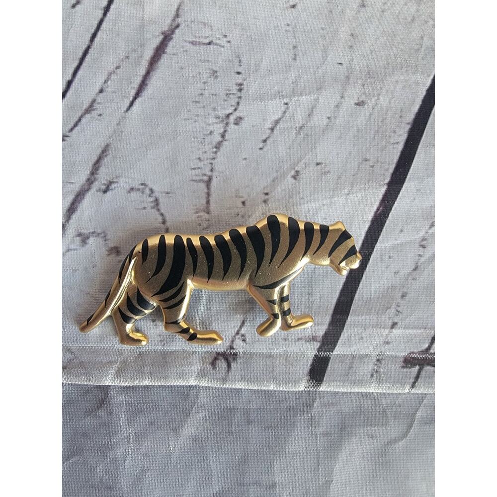 Vintage Tiger Brooch Pin Black Gold Tone wooden Or Enamel
